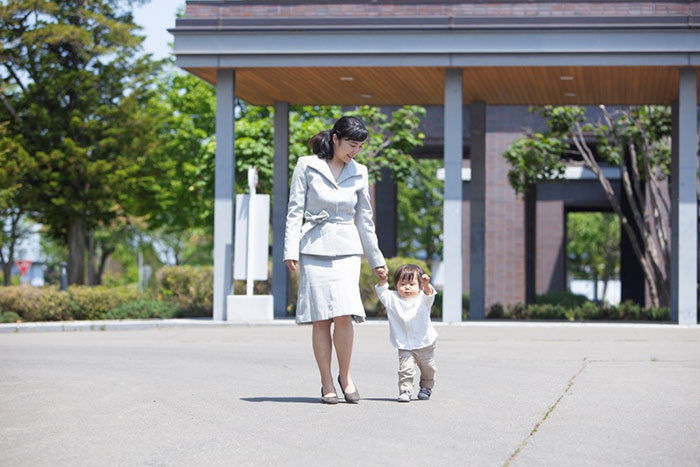 幼児教室に通うときの服装は？子どもと親の服装について解説