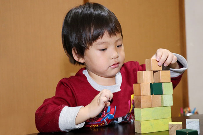 幼児教室に通うときに必要な持ち物や服装について解説